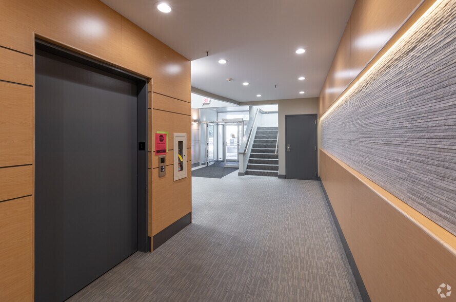 More Photos Of 49 State Rd, Dartmouth Medical For Lease