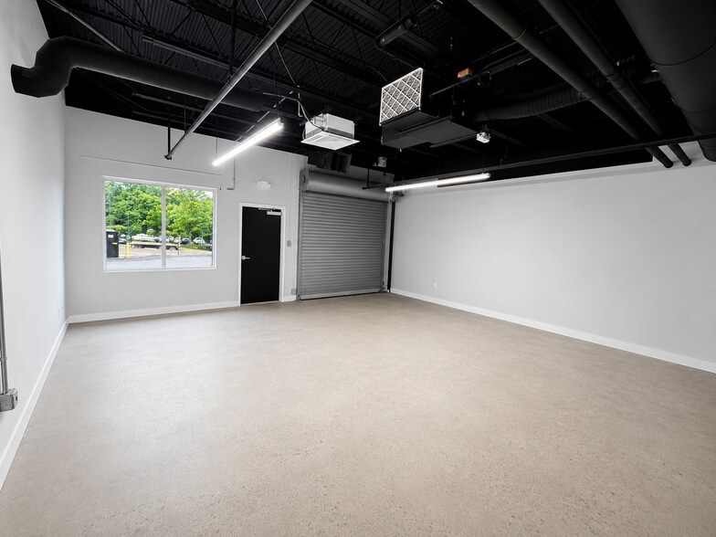More Photos Of 250 Turnpike Rd, Southborough Loft Creative Space For Sale