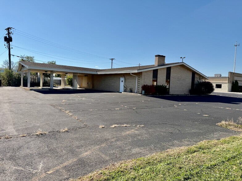 More Photos Of 2455 Stanley Ave, Dayton Freestanding For Lease