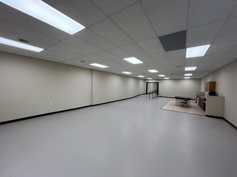 More Photos Of 5235 N Lincoln Blvd, Oklahoma City Office For Sale