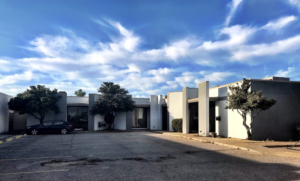 More Photos Of 4692 E University Blvd, Odessa Medical For Lease