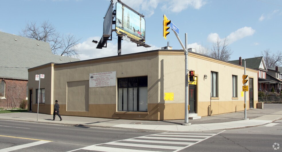 More Photos Of 2121 Weston Rd, Toronto Storefront For Sale