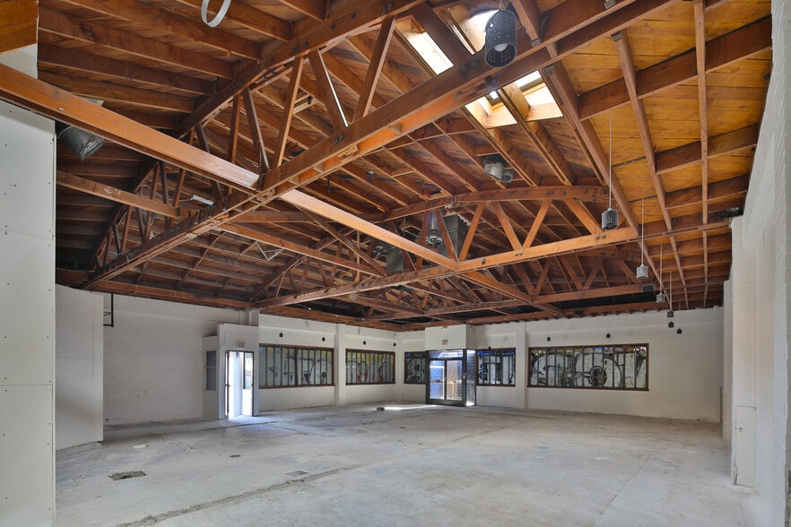 More Photos Of 1701 W Sunset Blvd, Los Angeles Storefront For Lease