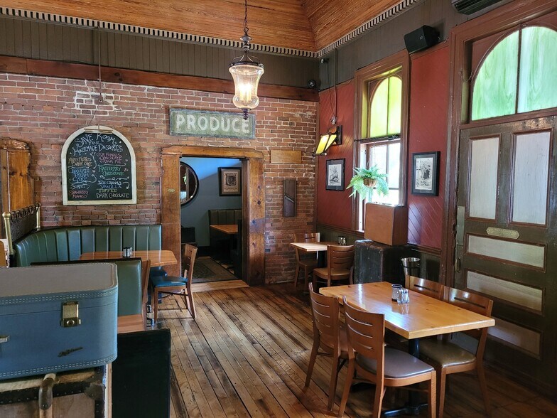 More Photos Of 26 Depot Ave, Windsor Restaurant For Sale
