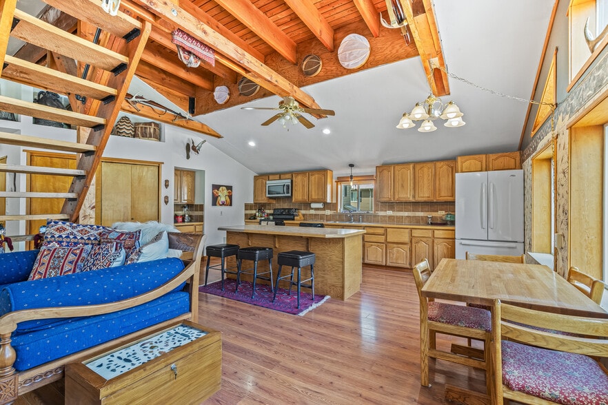 More Photos Of 302 Berger St, Riggins Apartments For Sale