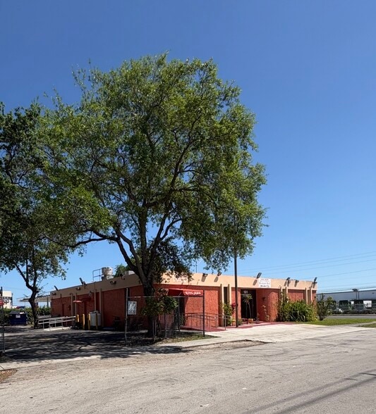 More Photos Of 161 NE 183rd St, Miami Medical For Sale