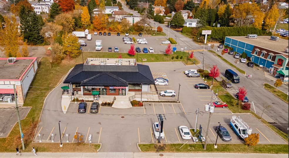 More Photos Of 670 Rue Principale, Ste-Agathe-des-Monts General Retail For Sale