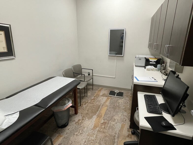 More Photos Of 3190 McMullen Booth Rd, Clearwater Medical For Sale