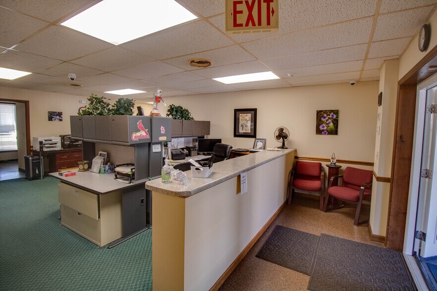 More Photos Of 202 W Main St, Glen Carbon General Retail For Sale