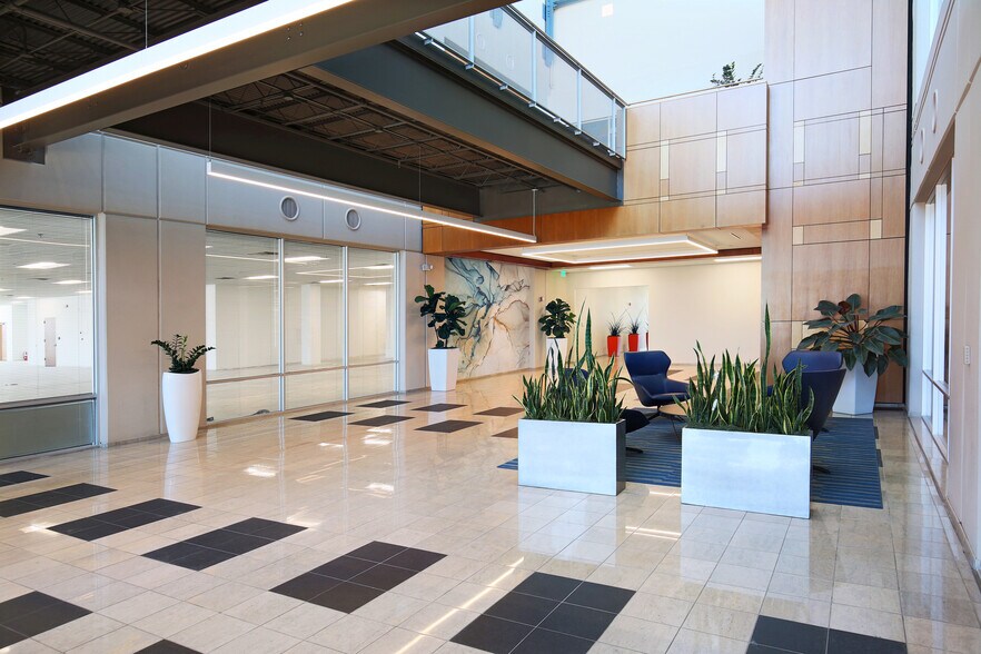 More Photos Of 7979 N Belt Line Rd, Irving Unknown For Lease