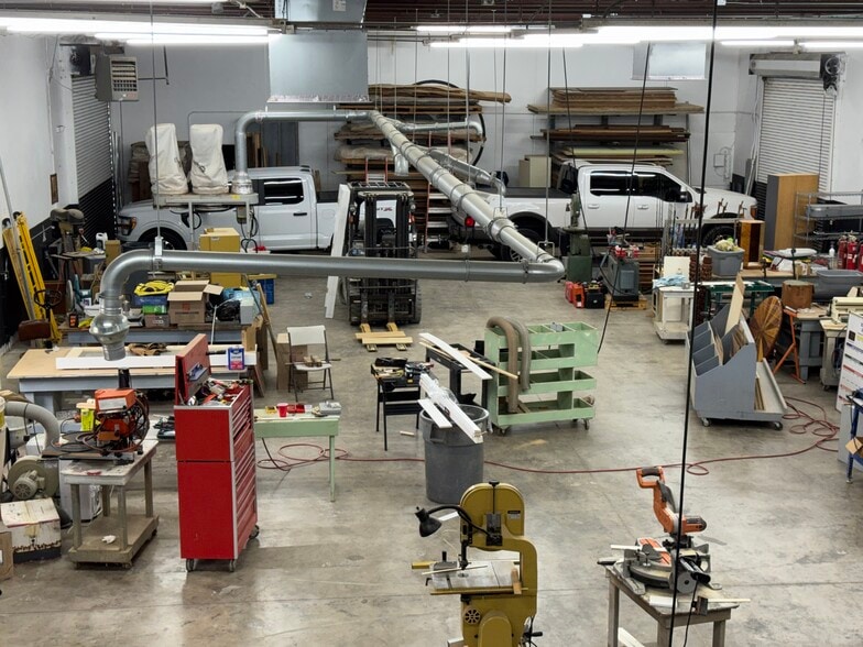 More Photos Of 16131 College Oak Dr, San Antonio Warehouse For Lease