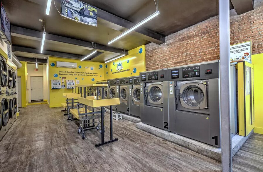 More Photos Of 420-428 Pembroke St, Bridgeport General Retail For Sale