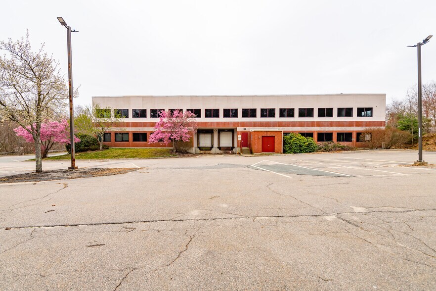 More Photos Of 5 Campanelli Cir, Canton Research And Development For Lease