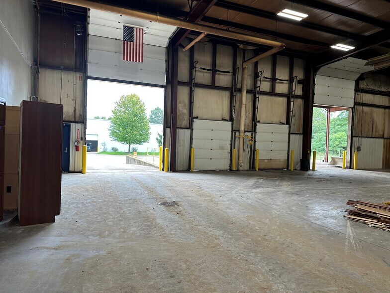More Photos Of 4850 Fulton St E, Ada Warehouse For Lease