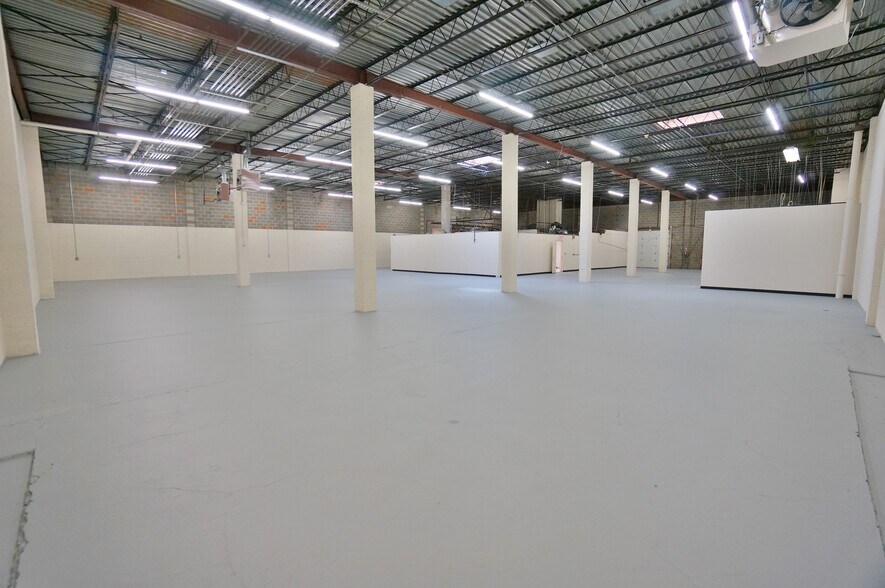 More Photos Of 3800-3842 West St, Landover Warehouse For Lease