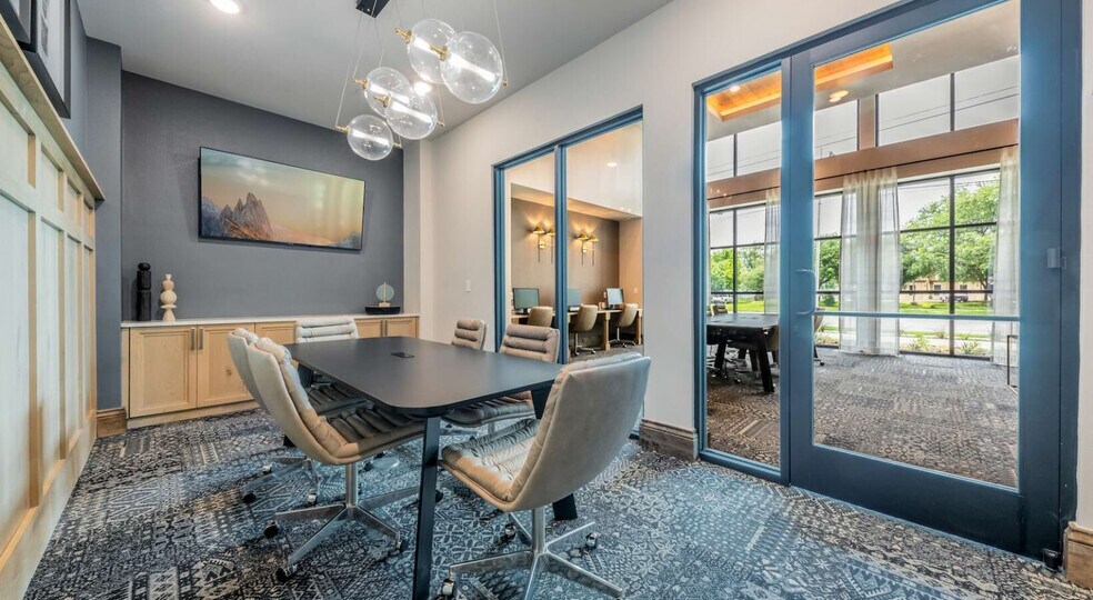 More Photos Of 4910 E 7th St, Austin Coworking Space