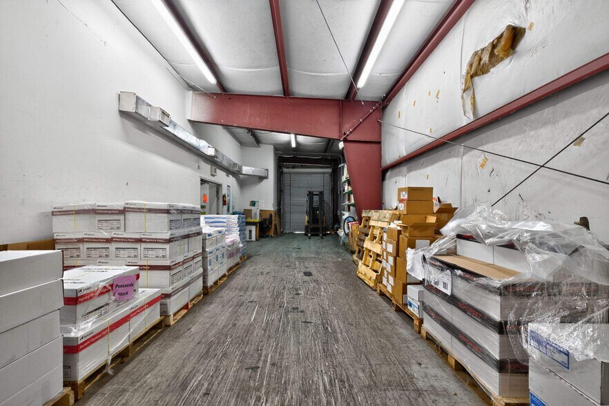 More Photos Of 3500 N Palafox St, Pensacola Showroom For Sale