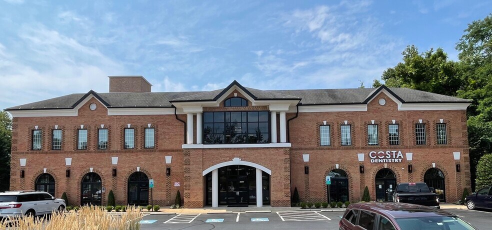 More Photos Of 10135 Colvin Run Rd, Great Falls Medical For Sale
