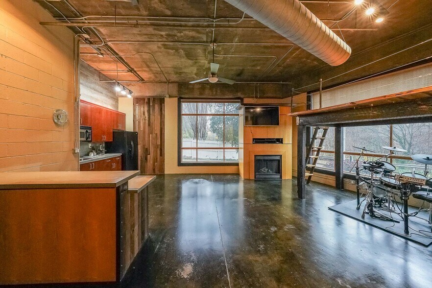 More Photos Of 319 Atlanta St, Marietta Office For Sale