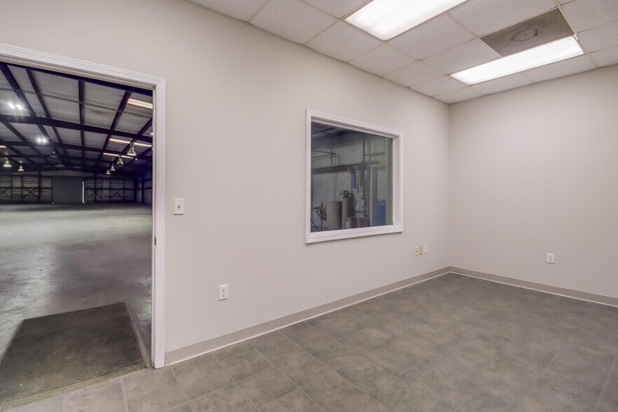 More Photos Of 21051 Coastal Pky, Gulfport Industrial For Sale