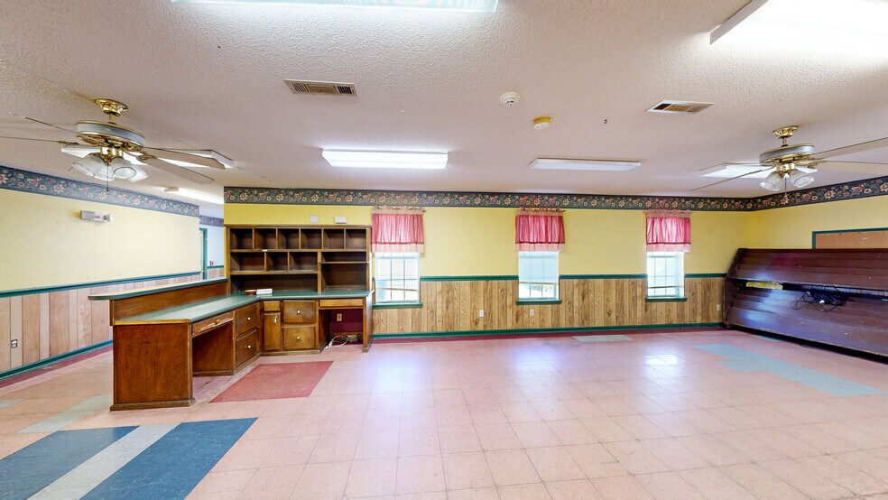 More Photos Of 104 N Herring St, Dothan Office For Sale