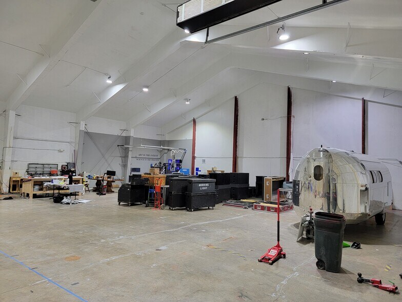 More Photos Of 16371 E State Route 3, Allyn Distribution For Lease