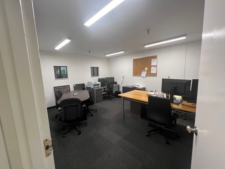 More Photos Of 401 Victor Way, Salinas Warehouse For Lease