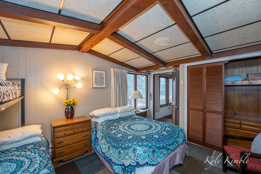 More Photos Of 104 W Houghton Lake Dr, Prudenville Hotel For Sale