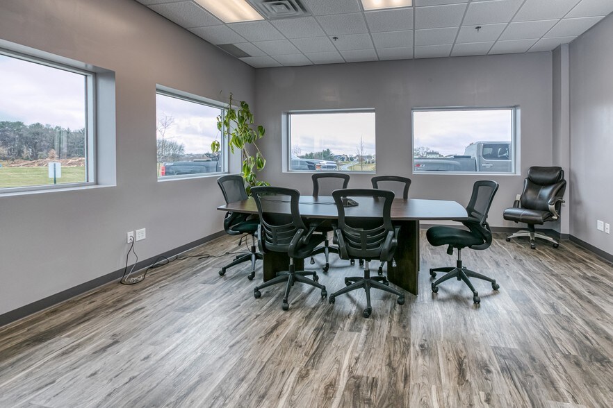 More Photos Of 1974 Pond View Dr SE, Lonsdale Warehouse For Sale