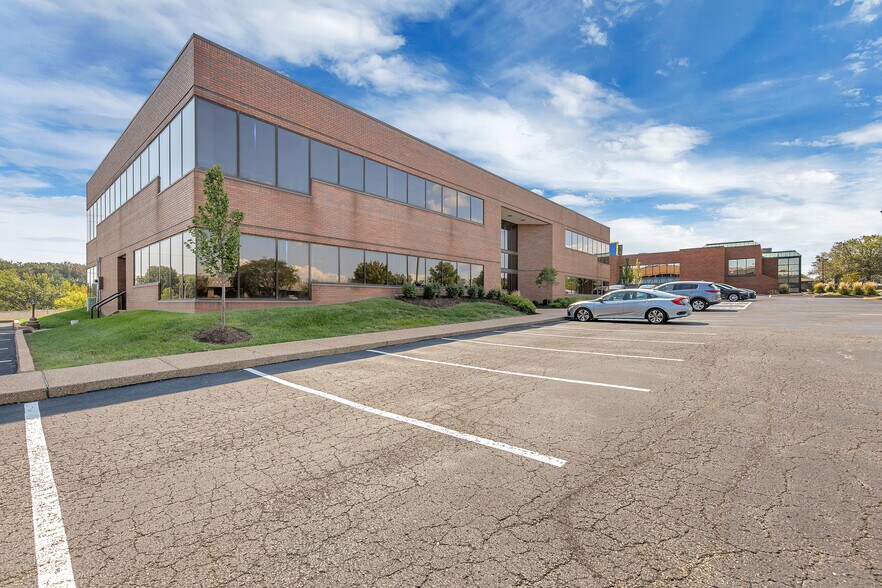 More Photos Of 11132 S Towne Sq, Saint Louis Office For Lease