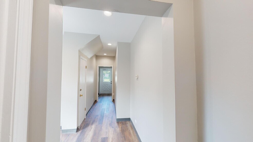 More Photos Of 509 W Main St, Barrington Loft Creative Space For Lease