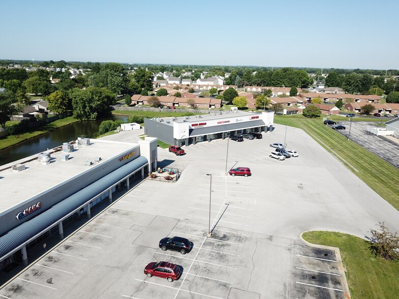 More Photos Of 8028 S Emerson Ave, Indianapolis Storefront For Lease