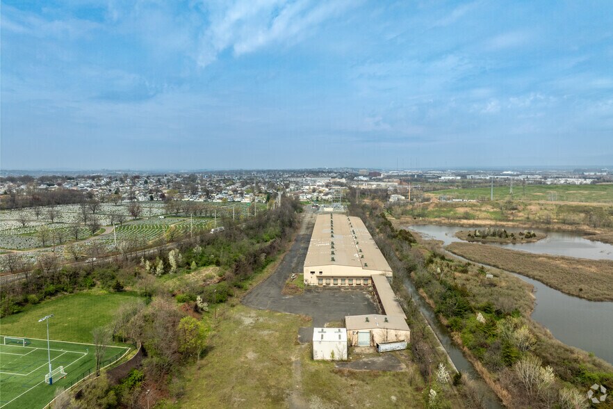More Photos Of 500 Schuyler Ave, North Arlington Warehouse For Lease