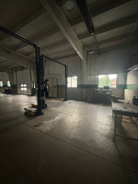 More Photos Of 3861-3870 West Rd, Cortland Auto Dealership For Sale