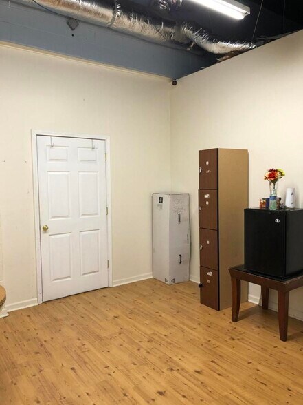 More Photos Of 12100 Highway 49, Gulfport Storefront For Lease