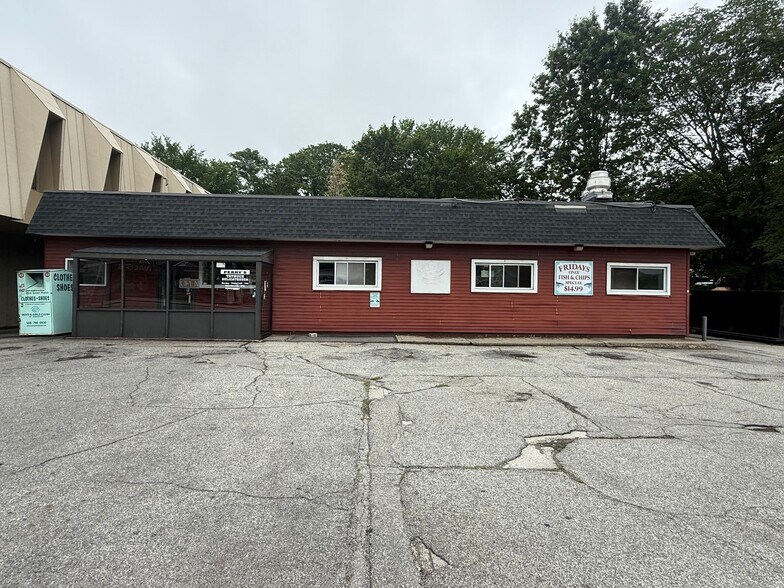 Primary Photo Of 643 Chandler St, Worcester Restaurant For Lease