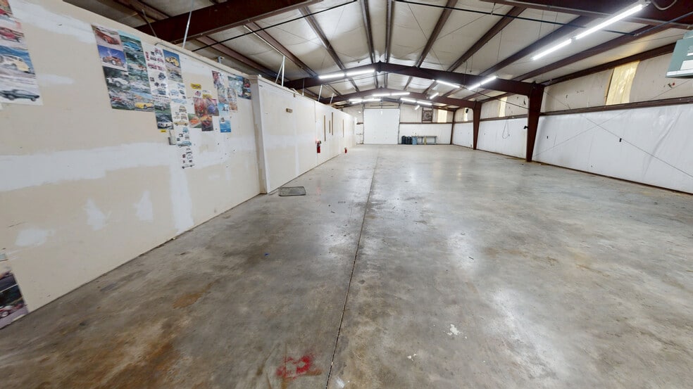 More Photos Of 114 E Monroe Ave, Lowell Warehouse For Lease