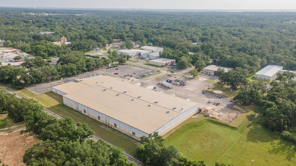 More Photos Of 7801 Sears Blvd, Pensacola Distribution For Lease