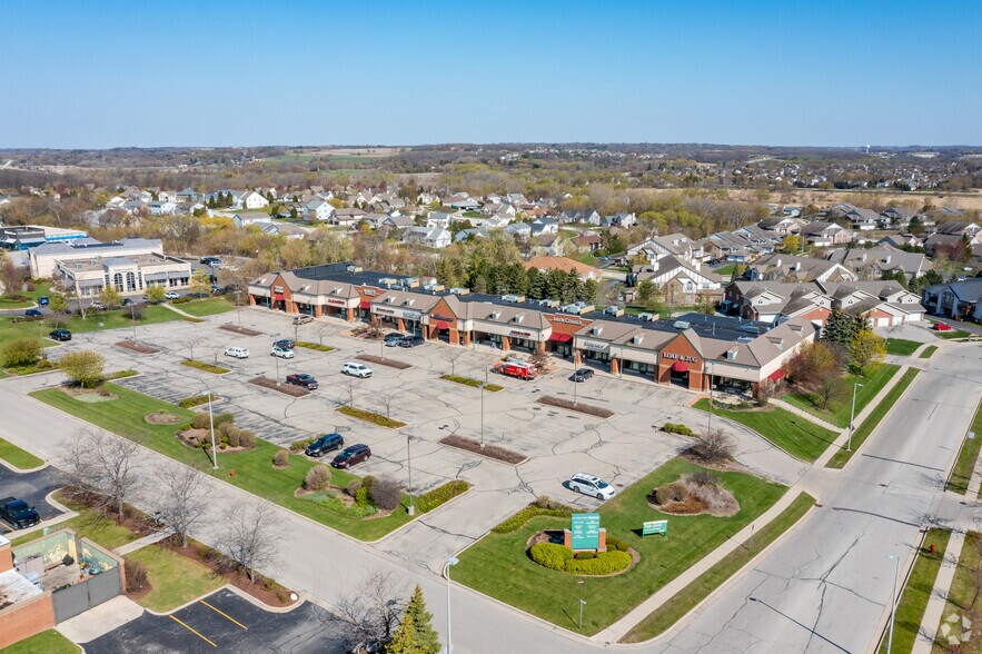 More Photos Of 690 Westfield Way, Pewaukee General Retail For Lease