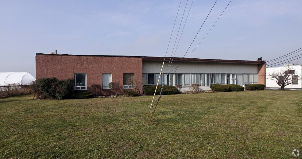 More Photos Of 120 Commerce Rd, Carlstadt Manufacturing For Lease