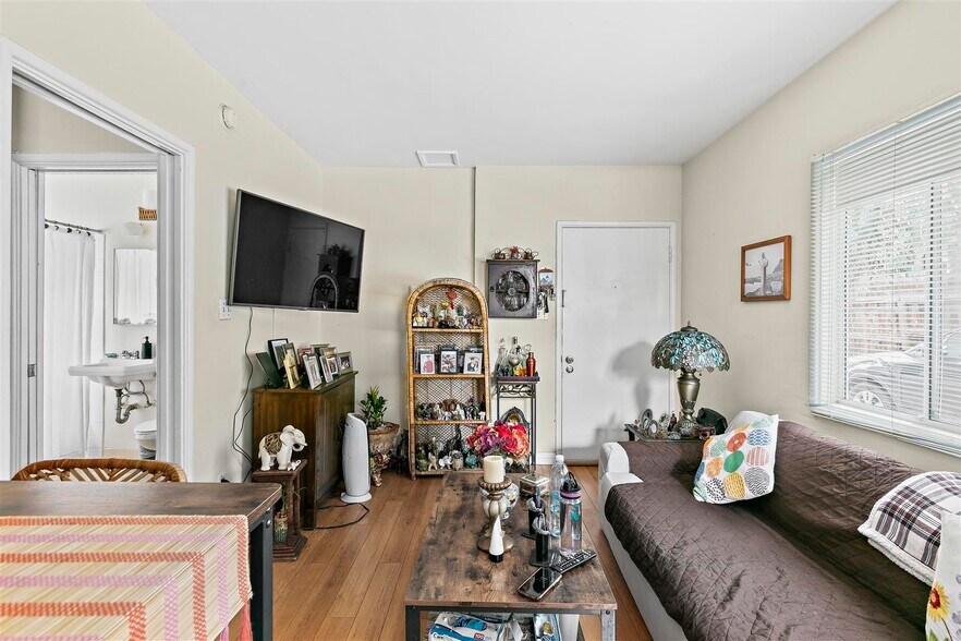 More Photos Of 3731 Glendon Ave, Los Angeles Apartments For Sale