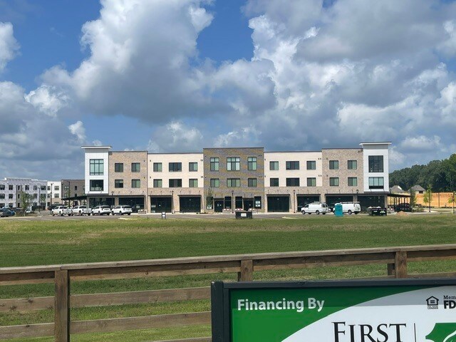 More Photos Of 885 Tunica Trails, Nesbit Apartments For Lease