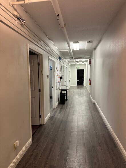 More Photos Of 280 W Central Blvd, Cape Canaveral Manufacturing For Sale