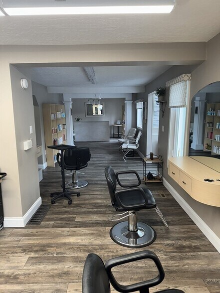 More Photos Of 622 Boston Rd, Billerica Freestanding For Lease