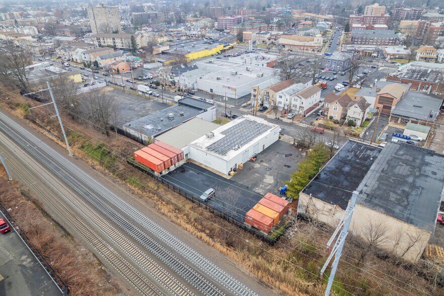 More Photos Of 663 Pennsylvania Ave, Elizabeth Warehouse For Lease