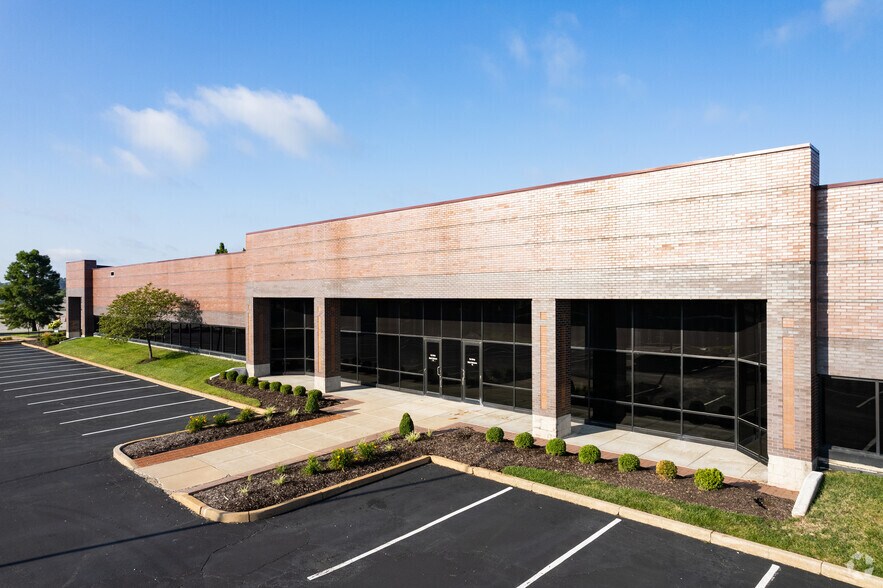 More Photos Of 3152-3198 Riverport Tech Center Dr, Maryland Heights Research And Development For Lease