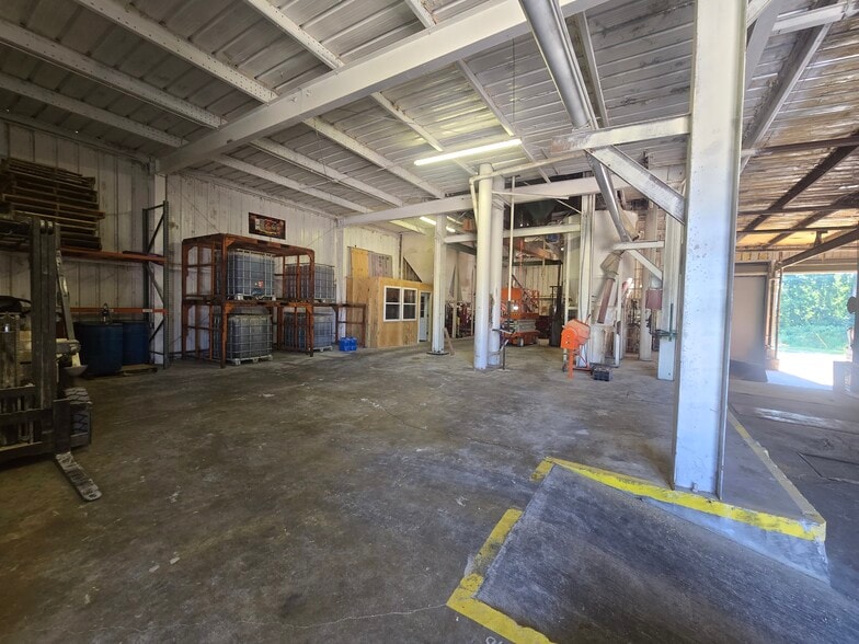 More Photos Of 10199 S Wayne Rd, Warren Showroom For Sale