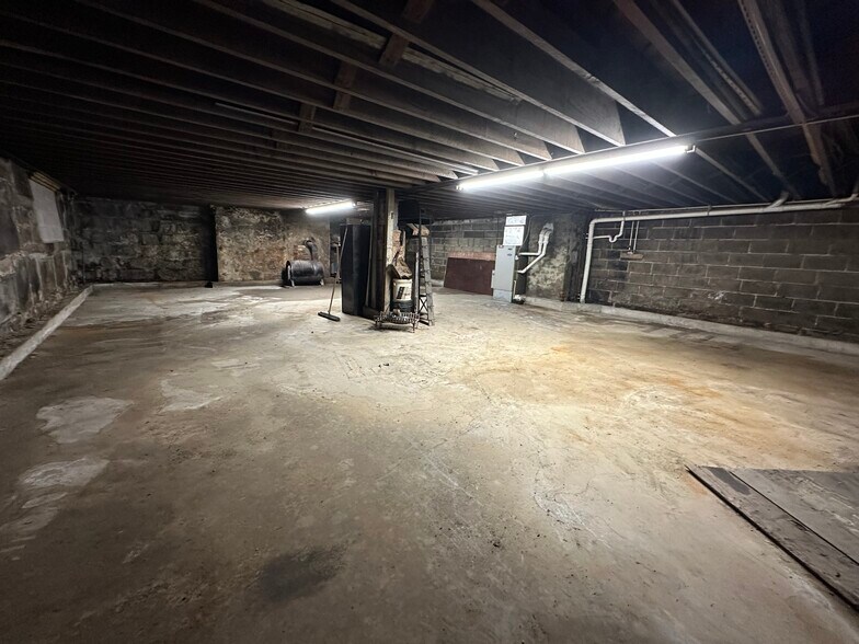 More Photos Of 322 W 3rd St, Bloomington General Retail For Sale