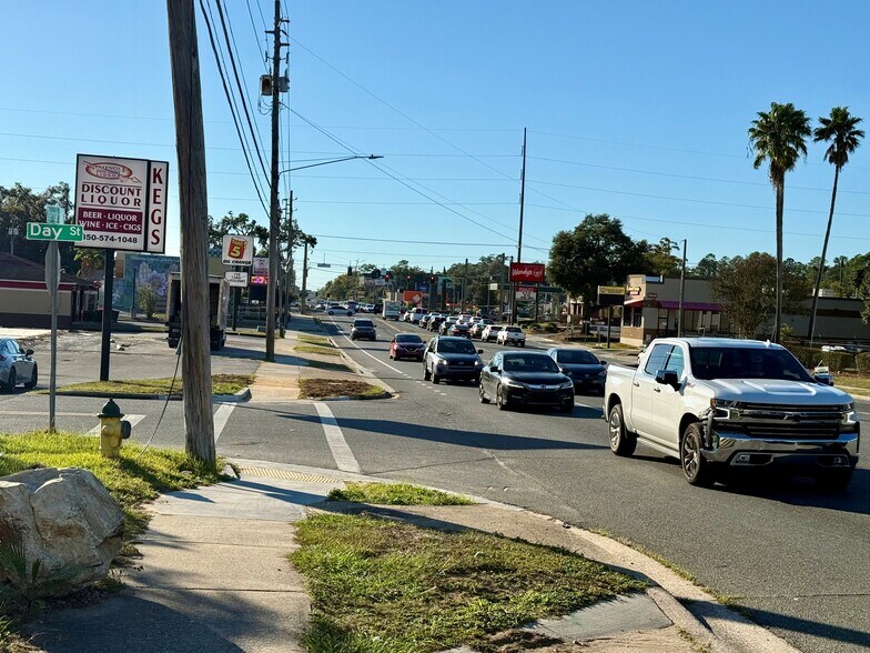 More Photos Of 1915 W Pensacola St, Tallahassee Restaurant For Lease