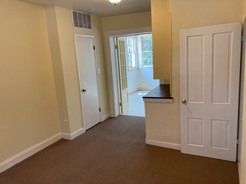 More Photos Of 113 N Foushee St, Richmond Office For Sale